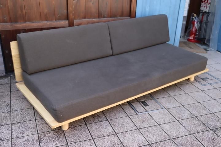 人気の無印良品 Muji のオーク材 スモールベッドフレームです クッションパーツ付 １人暮らしにもおススメのシンプルなデザインのソファーベッド 普段は３人掛けソファーとして活躍します Kokoelma ココエルマ 雑貨 中古家具 北欧家具 アンティーク家具の