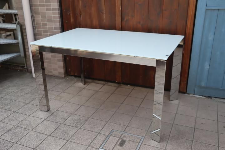 値下げ/イタリアのCalligaris(カリガリス)社のブランドconnubia(コヌビア)のBARON(バロン) 伸長式ガラスダイニングテーブル です。モダンなエクステンションテーブルです！ - kokoelma -ココエルマ- 雑貨・中古家具・北欧家具・アンティーク家具の通販  インテリアショップ 