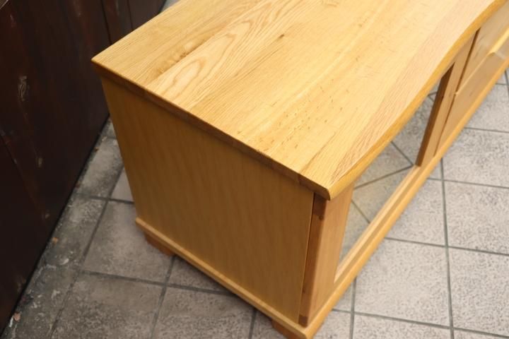 KIRITSU(起立木工)で取り扱われているナラ材を使用したD-oak TV KIRITSU(起立木工)で取り扱われているナラ材を使用したD-oak TV
