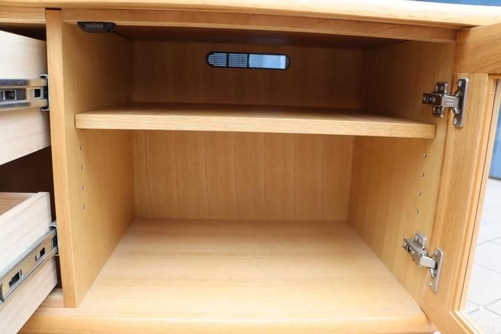 KIRITSU(起立木工)で取り扱われているナラ材を使用したD-oak TV KIRITSU(起立木工)で取り扱われているナラ材を使用したD-oak TV
