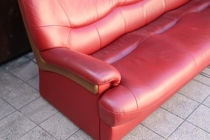 人気のkarimoku(カリモク家具)よりChitano(チターノ)の本革を 人気のkarimoku(カリモク家具)よりChitano(チターノ)の本革を
