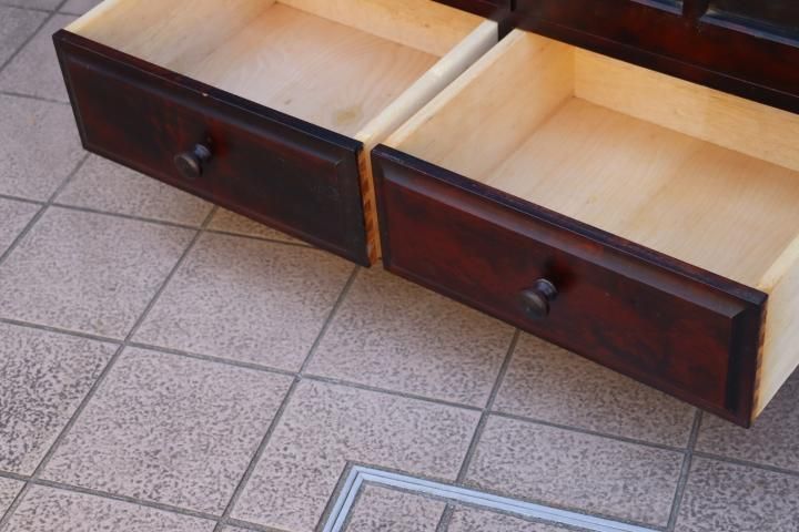 和光/北海民芸の樺材を使用した書棚です。下段には引き出しがあり