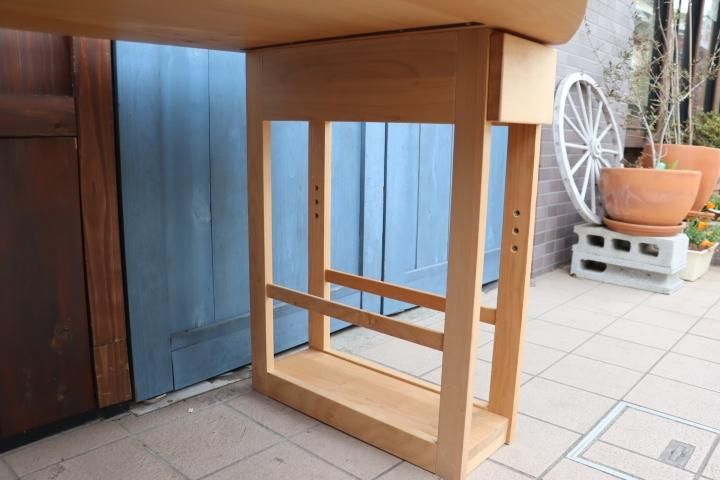 MIKIMOKU(ミキモク)のメープル無垢材を使用したナチュラルな