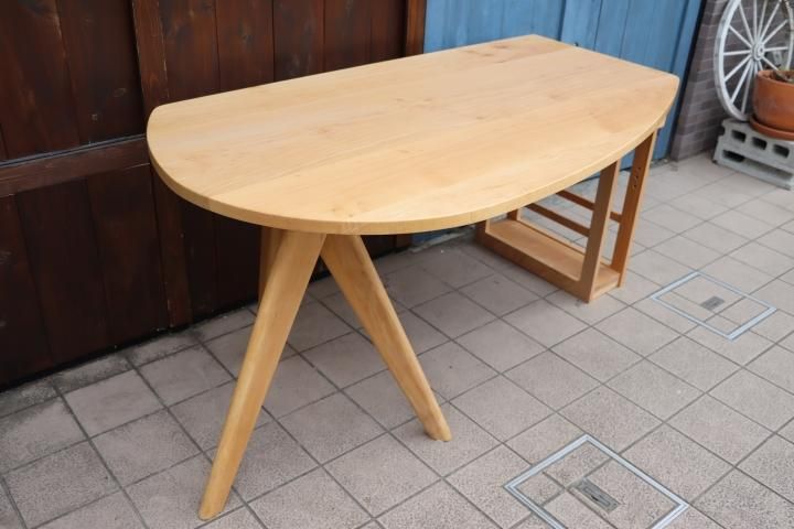 MIKIMOKU(ミキモク)のメープル無垢材を使用したナチュラルな MIKIMOKU(ミキモク)のメープル無垢材を使用したナチュラルな