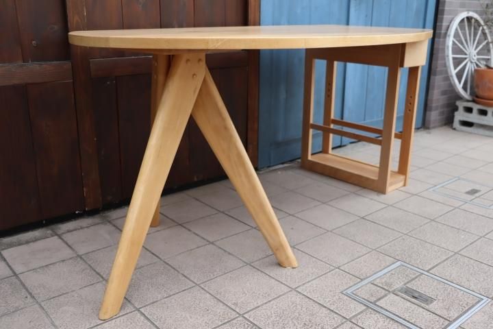 MIKIMOKU(ミキモク)のメープル無垢材を使用したナチュラルな MIKIMOKU(ミキモク)のメープル無垢材を使用したナチュラルな