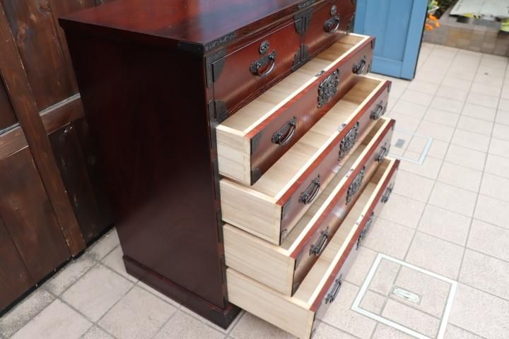 福岡の伝統工芸家具、筑後民芸の欅材を使用した5段・6杯チェスト 福岡の伝統工芸家具、筑後民芸の欅材を使用した5段・6杯チェスト