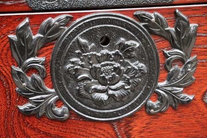 福岡の伝統工芸家具、筑後民芸の欅材を使用した5段・6杯チェスト 福岡の伝統工芸家具、筑後民芸の欅材を使用した5段・6杯チェスト