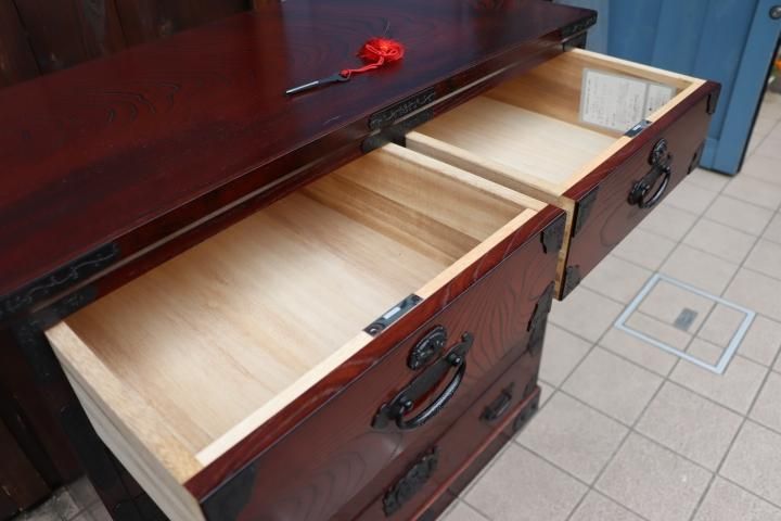 福岡の伝統工芸家具、筑後民芸の欅材を使用した5段・6杯チェスト 福岡の伝統工芸家具、筑後民芸の欅材を使用した5段・6杯チェスト