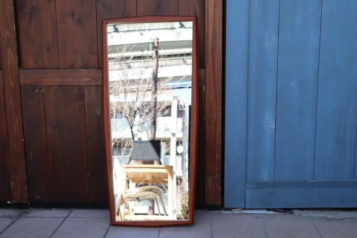 値下げ/デンマークから入荷したチーク材を使用したウォール 値下げ/デンマークから入荷したチーク材を使用したウォール
