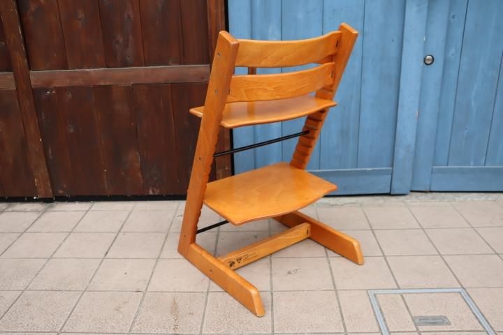 STOKKE 木製ハイチェア ダークブラウン 高さ調整可能（STOKKE