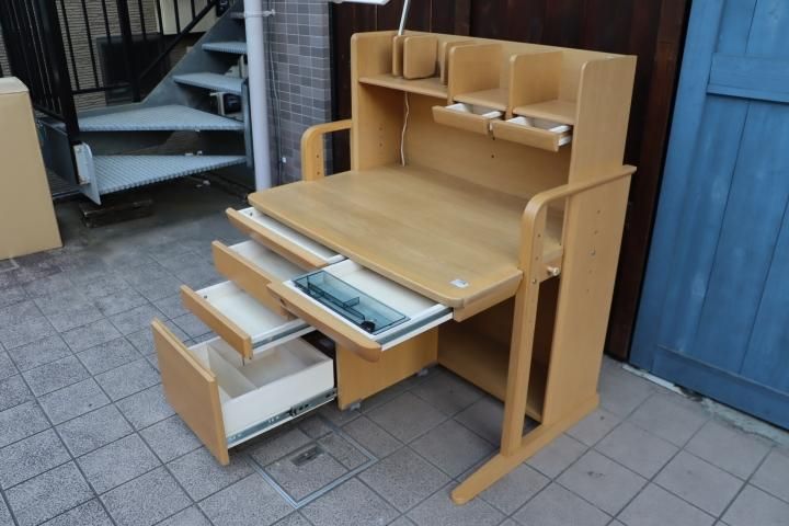 okamura(オカムラ)のPierna reino(ピエルナ レイノ) 学習机 okamura(オカムラ)のPierna reino(ピエルナ レイノ) 学習机