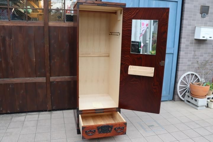 岩手の伝統工芸家具、岩谷堂箪笥 欅材を使用した漆塗りワード 岩手の伝統工芸家具、岩谷堂箪笥 欅材を使用した漆塗りワード