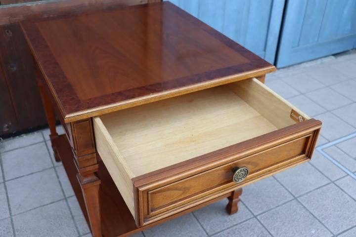 DREXEL HERITAGE(ドレクセルヘリテイジ)のマホガニー材を使用 DREXEL HERITAGE(ドレクセルヘリテイジ)のマホガニー材を使用