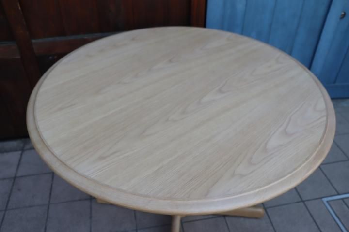 IDC OTSUKA(大塚家具)にて取り扱われているブランド秋田木工のT IDC OTSUKA(大塚家具)にて取り扱われているブランド秋田木工のT