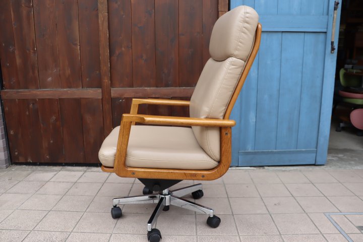 老舗家具メーカーHAMAMOTO(浜本工芸)のナラ無垢材を使用した書斎椅子 