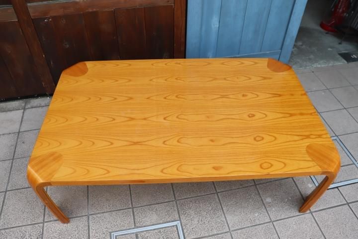天童木工(TENDO)のロングセラー商品、乾三郎の座卓(板目) W121cm 天童木工(TENDO)のロングセラー商品、乾三郎の座卓(板目) W121cm