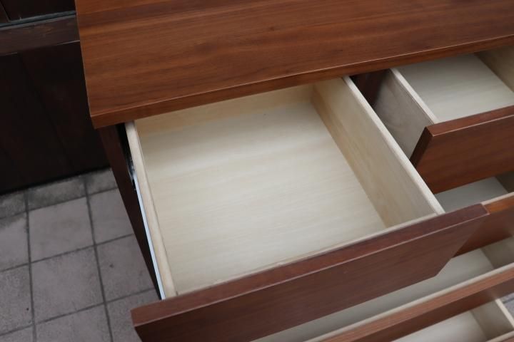 人気の無印良品(MUJI)のウォールナット材 チェスト4段・ワイド 人気の無印良品(MUJI)のウォールナット材 チェスト4段・ワイド