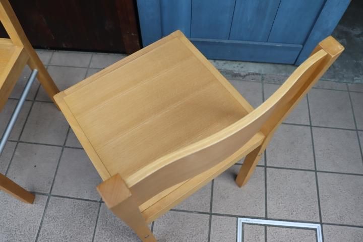 人気の無印良品(MUJI)のブナ材を使用したダイニングチェアー2脚セット