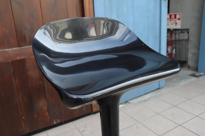 イタリアのデザイナーズ家具ブランドKARTELL(カルテル)のSPOON イタリアのデザイナーズ家具ブランドKARTELL(カルテル)のSPOON