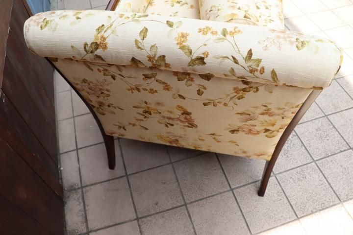 Karimoku(カリモク家具)のCOLONIAL(コロニアル)シリーズ WC7104 Karimoku(カリモク家具)のCOLONIAL(コロニアル)シリーズ WC7104