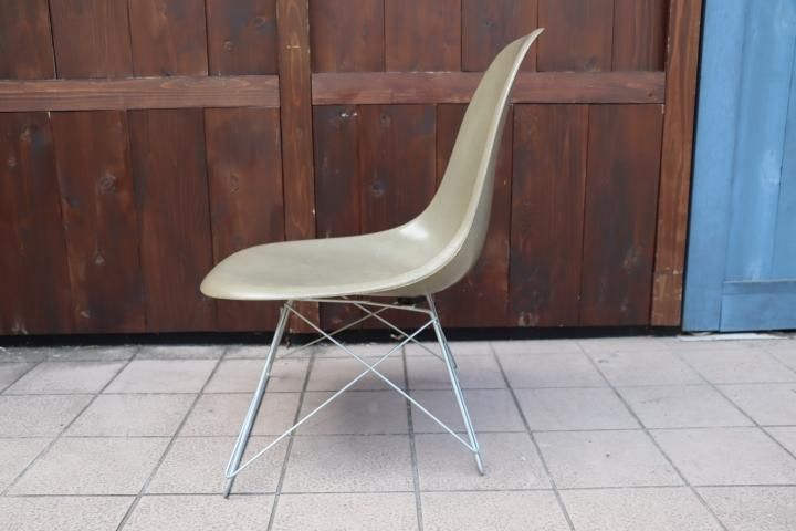 Herman miller(ハーマンミラー)社のイームズLow Wire Base(キャッツ