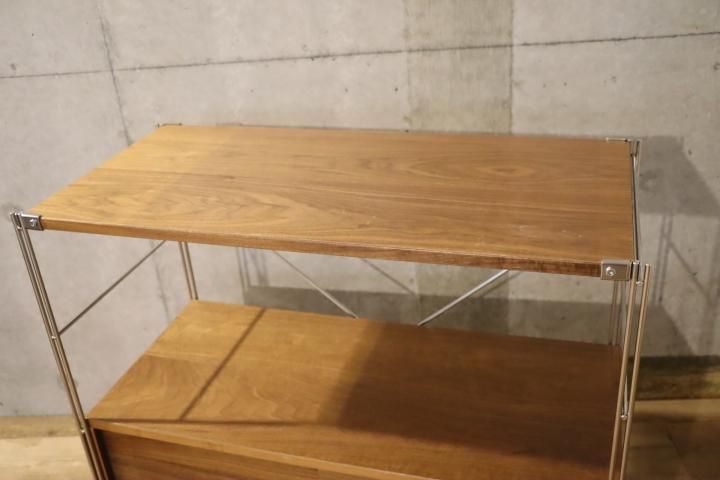 MUJI(無印良品)よりステンレス×ウォールナット材引き戸付き MUJI(無印良品)よりステンレス×ウォールナット材引き戸付き