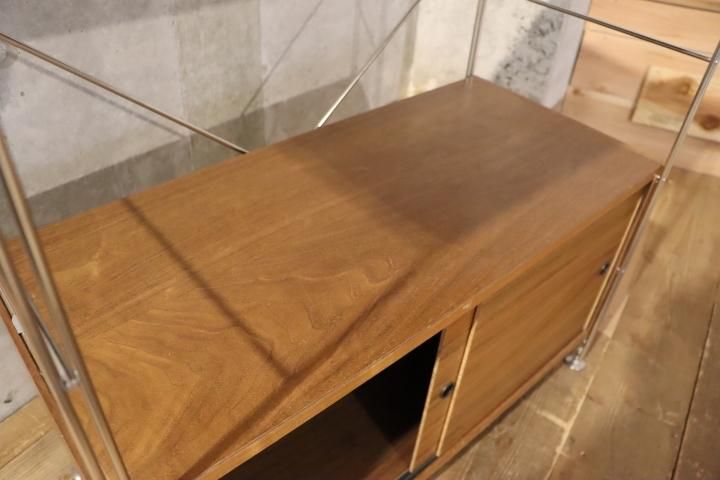 MUJI(無印良品)よりステンレス×ウォールナット材引き戸付き MUJI(無印良品)よりステンレス×ウォールナット材引き戸付き