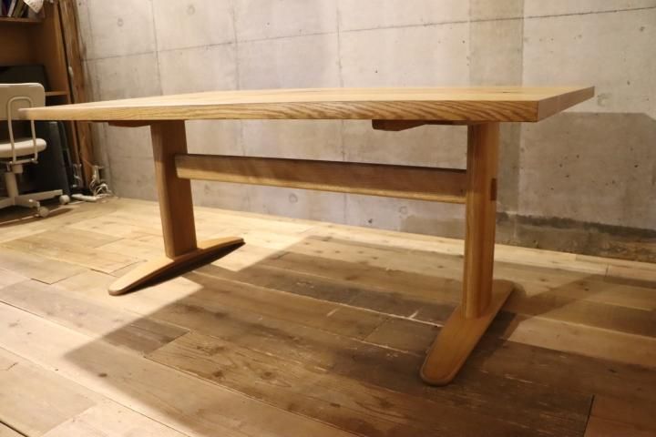 飛騨高山の家具メーカー キツツキマークの飛騨産業(HIDA)。森の 飛騨高山の家具メーカー キツツキマークの飛騨産業(HIDA)。森の