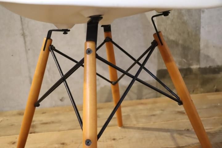 Vitra(ヴィトラ)社のイームズ ダウェルベースサイドシェル Vitra(ヴィトラ)社のイームズ ダウェルベースサイドシェル