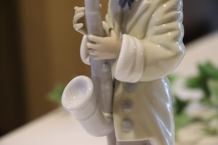 スペインLLADRO(リヤドロ)社の陶器人形の置物『フィギュリン』5471