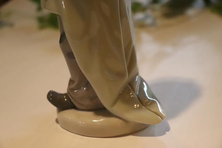 スペインLLADRO(リヤドロ)社の陶器人形の置物『フィギュリン スペインLLADRO(リヤドロ)社の陶器人形の置物『フィギュリン