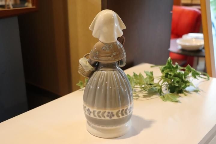 スペインLLADRO(リヤドロ)社の陶器人形の置物『フィギュリン スペインLLADRO(リヤドロ)社の陶器人形の置物『フィギュリン