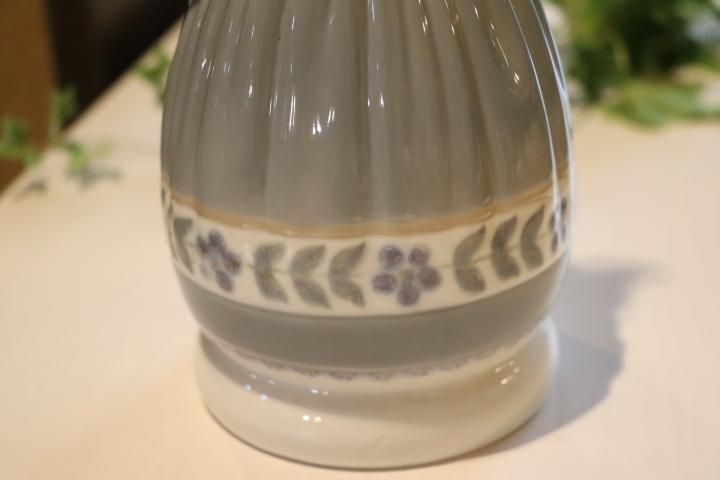 スペインLLADRO(リヤドロ)社の陶器人形の置物『フィギュリン