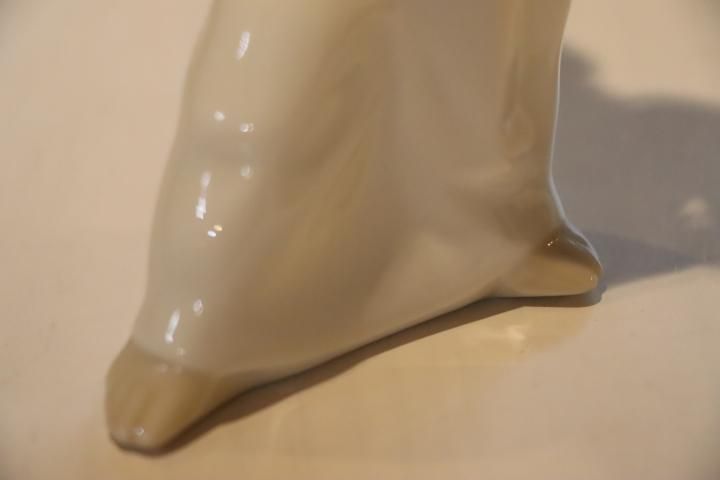スペインLLADRO(リヤドロ)社の陶器人形の置物『フィギュリン スペインLLADRO(リヤドロ)社の陶器人形の置物『フィギュリン