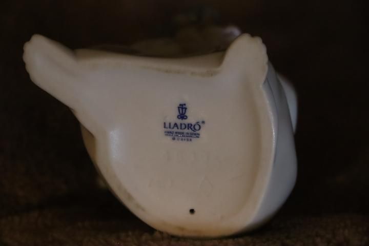 スペインLLADRO(リヤドロ)社の陶器人形の置物『フィギュリン スペインLLADRO(リヤドロ)社の陶器人形の置物『フィギュリン