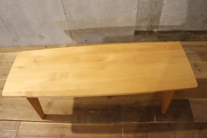 MOMO natural(モモナチュラル)のダイニングベンチ。アルダー無垢材の