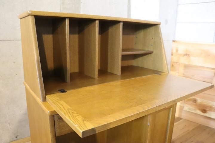 老舗家具メーカーHAMAMOTO(浜本工芸)のナラ無垢材を使用した 老舗家具メーカーHAMAMOTO(浜本工芸)のナラ無垢材を使用した