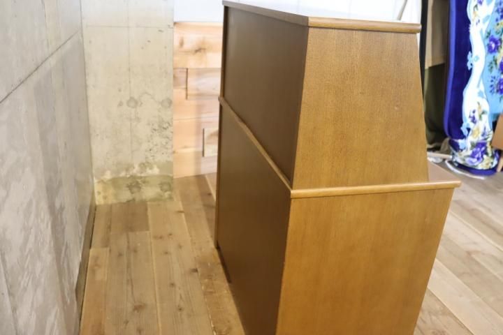 老舗家具メーカーHAMAMOTO(浜本工芸)のナラ無垢材を使用した 老舗家具メーカーHAMAMOTO(浜本工芸)のナラ無垢材を使用した