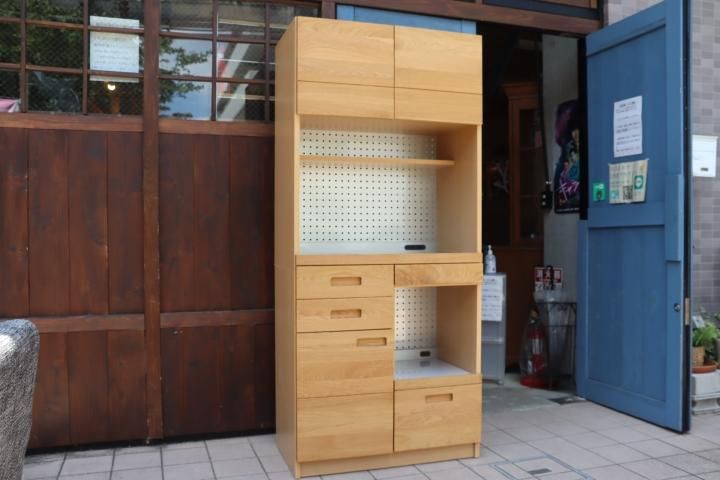 unicoキッチンボードHUTTE(ヒュッテ)＊扉材・オーク無垢＊ 値下げ/人気のunico(ウニコ)よりHUTTE(ヒュッテ)シリーズ のキッチン