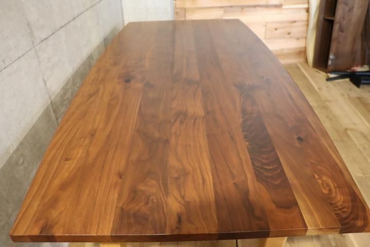 Tsukuba Sansho(筑波産商)の『飛騨の香り』シリーズのダイニング Tsukuba Sansho(筑波産商)の『飛騨の香り』シリーズのダイニング
