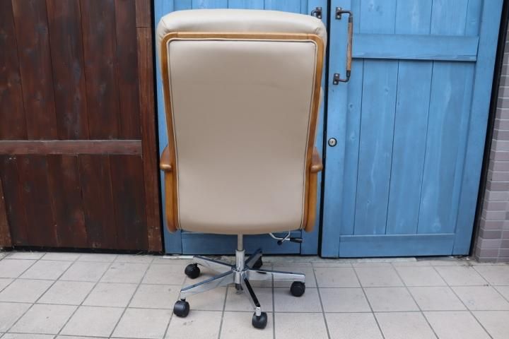 老舗家具メーカーHAMAMOTO(浜本工芸)のナラ無垢材を使用した書斎