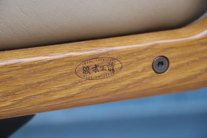 老舗家具メーカーHAMAMOTO(浜本工芸)のナラ無垢材を使用した書斎 老舗家具メーカーHAMAMOTO(浜本工芸)のナラ無垢材を使用した書斎