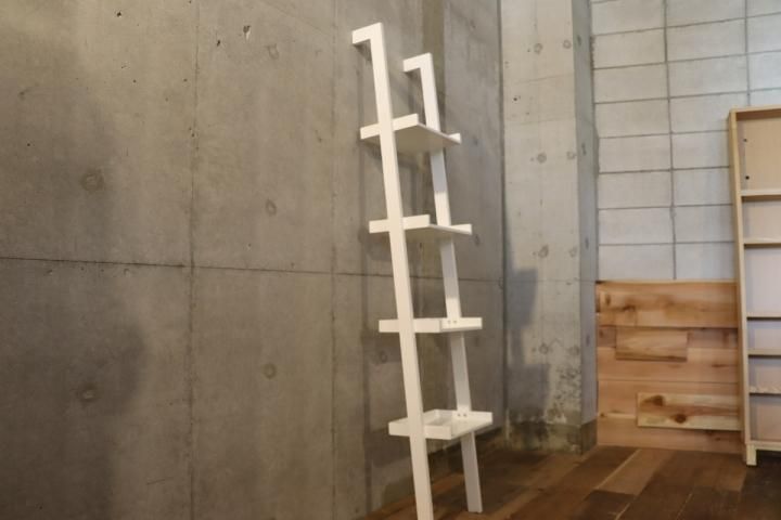 THE CONRAN SHOP(コンランショップ)より壁掛けブックシェルフ4段 THE CONRAN SHOP(コンランショップ)より壁掛けブックシェルフ4段