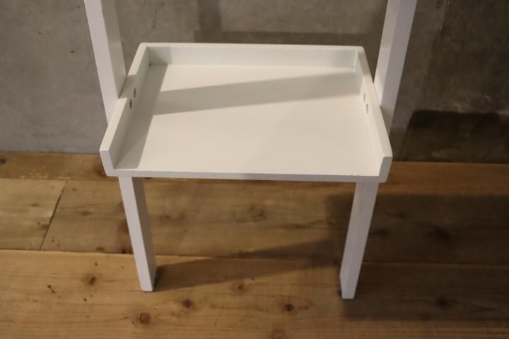 THE CONRAN SHOP(コンランショップ)より壁掛けブックシェルフ4段 THE CONRAN SHOP(コンランショップ)より壁掛けブックシェルフ4段