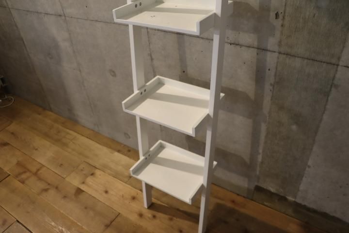 THE CONRAN SHOP(コンランショップ)より壁掛けブックシェルフ4段 THE CONRAN SHOP(コンランショップ)より壁掛けブックシェルフ4段