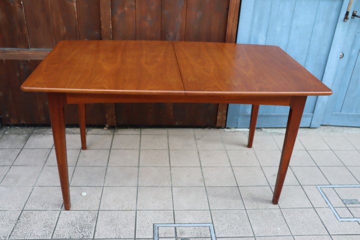 ロイズアンティークスで購入したイギリス製の古い小さめバタフライテーブル