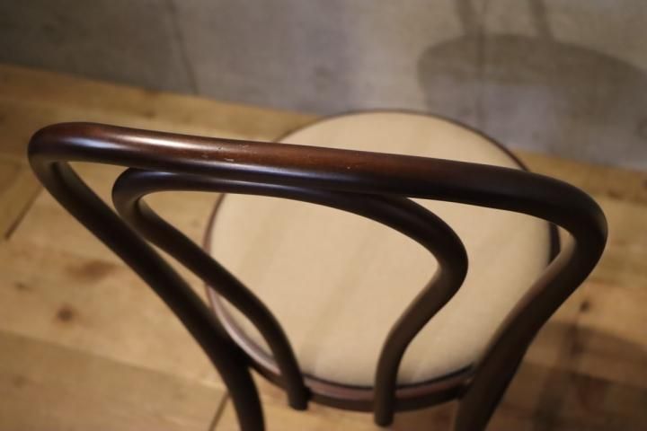 日本で唯一の曲木家具専門ブランドAKIMOKU(秋田木工)のブナ材 日本で唯一の曲木家具専門ブランドAKIMOKU(秋田木工)のブナ材