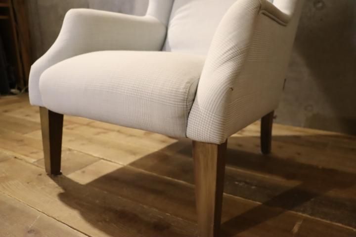 稀少な英国ブランドLAURA ASHLEY(ローラアシュレイ)のウィングバック