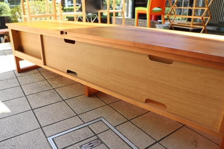 人気のkarimoku(カリモク家具)のHUシリーズのチェリー材テレビ 人気のkarimoku(カリモク家具)のHUシリーズのチェリー材テレビ