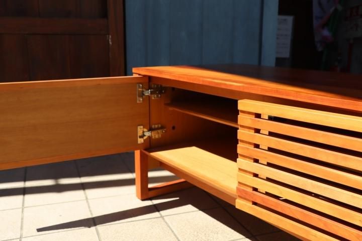 人気のkarimoku(カリモク家具)のHUシリーズのチェリー材テレビ 人気のkarimoku(カリモク家具)のHUシリーズのチェリー材テレビ